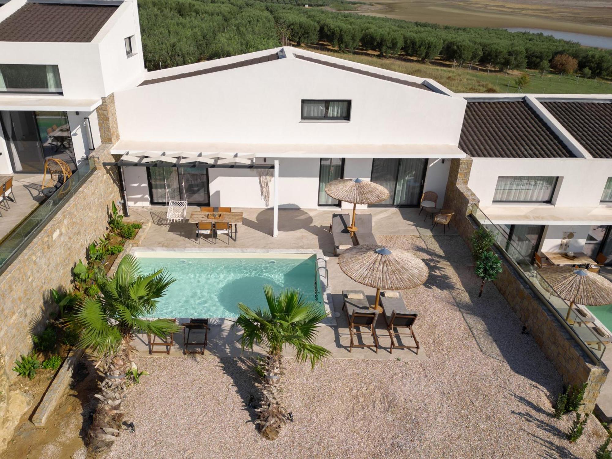 Flamingo View Suites & Villas Nea Poteidaia Bagian luar foto
