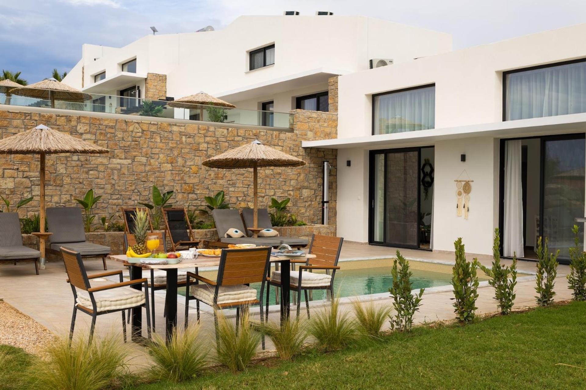 Flamingo View Suites & Villas Nea Poteidaia Bagian luar foto