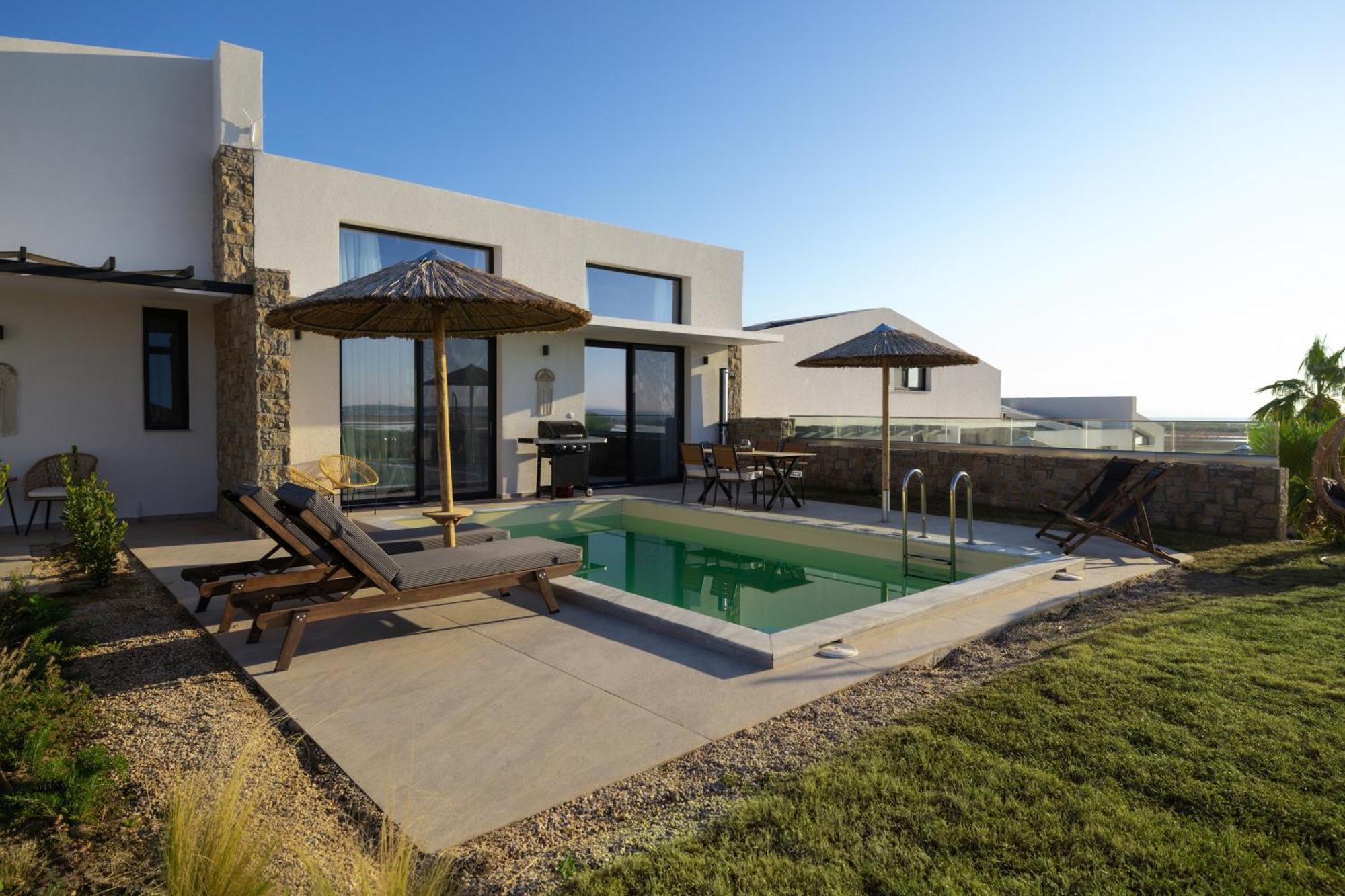 Flamingo View Suites & Villas Nea Poteidaia Bagian luar foto